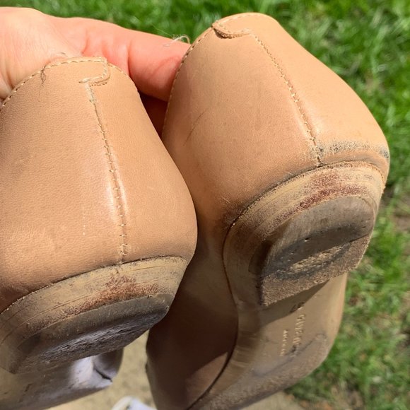 Givenchy Tan Flats Sz 37
